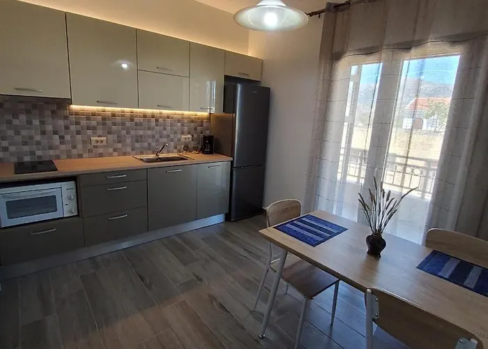 Appartement Maistros *