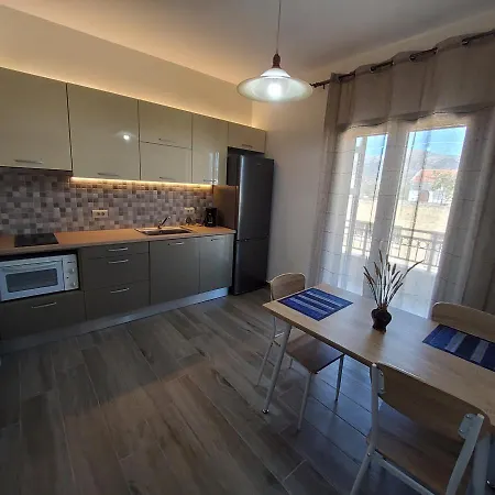 Apartment Maistros *